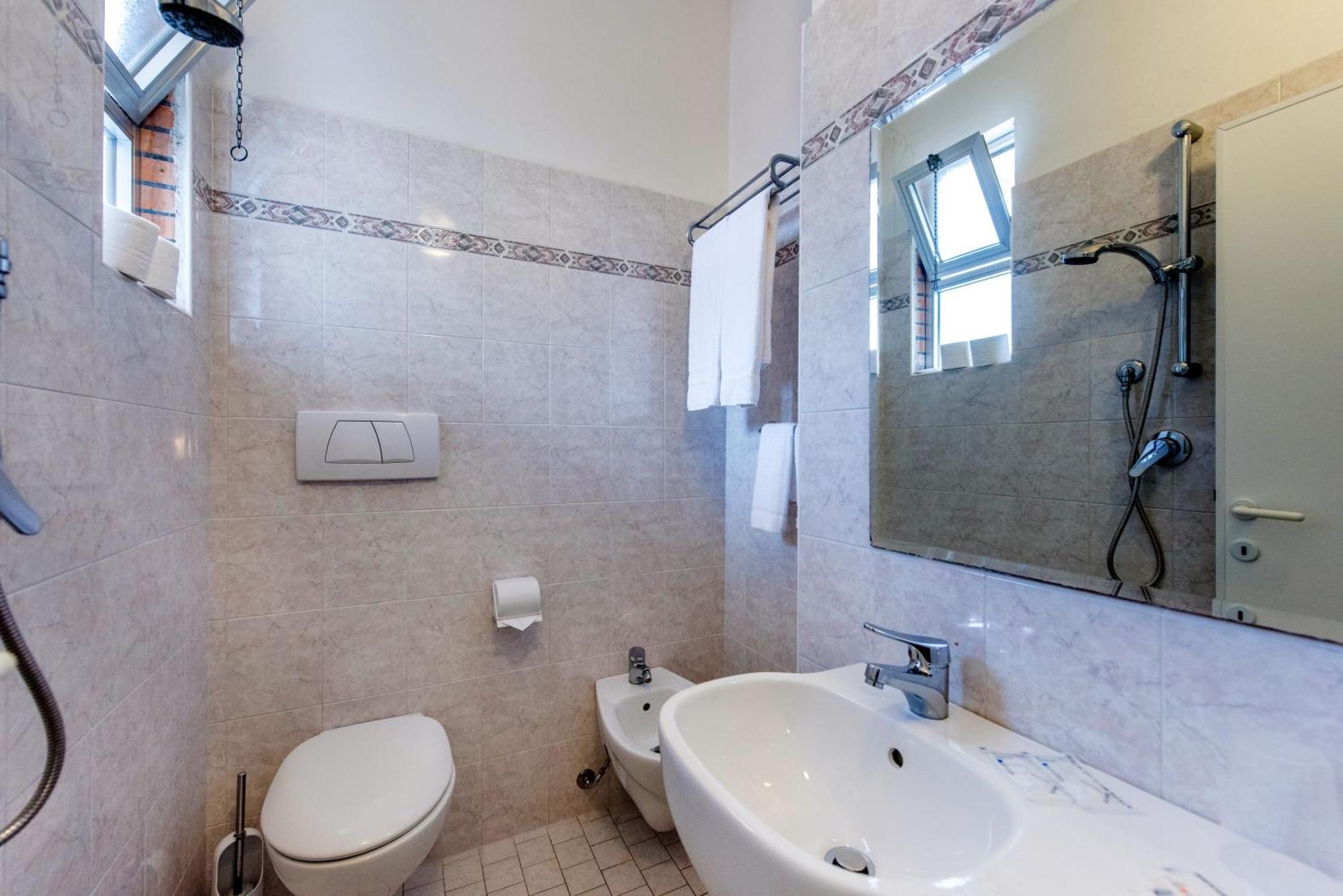 Hotel Seven Римини Стая снимка